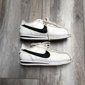 Black and White Nike Boys Shoes